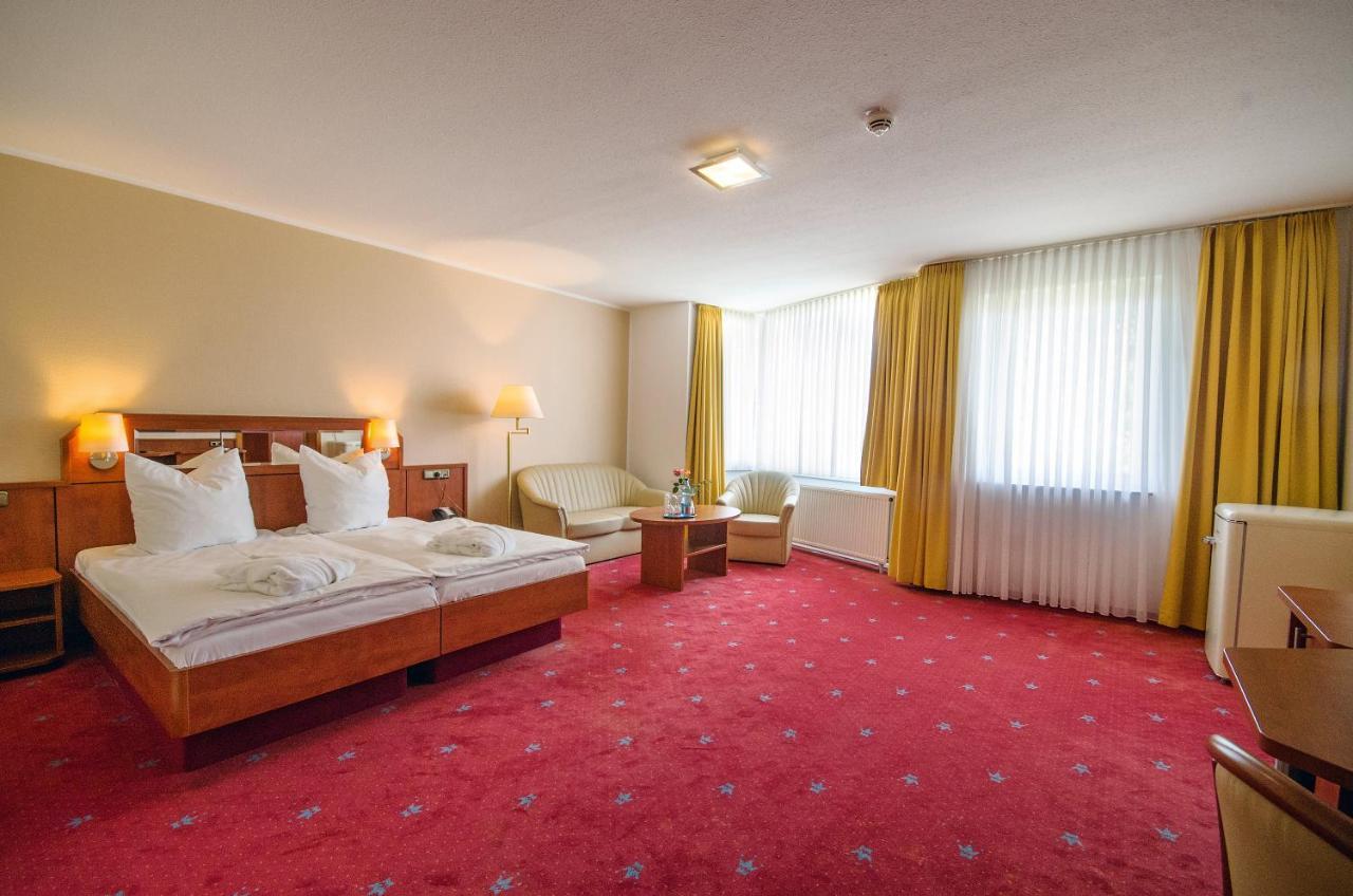 Avalon Hotelpark Koenigshof Konigslutter Bagian luar foto