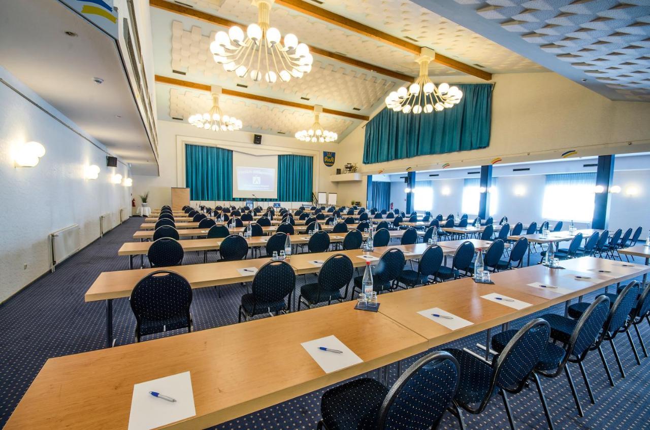 Avalon Hotelpark Koenigshof Konigslutter Bagian luar foto