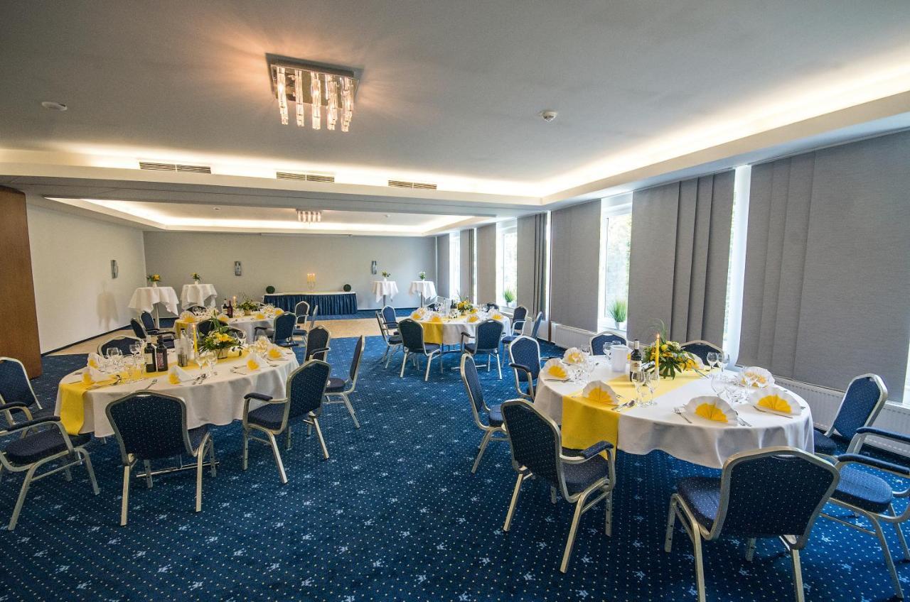 Avalon Hotelpark Koenigshof Konigslutter Bagian luar foto